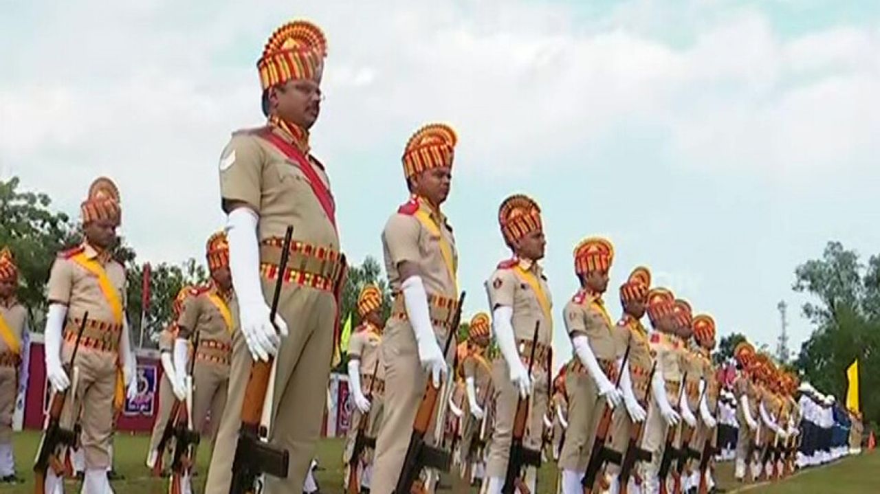 ‘One nation, one police uniform’ policy to be rolled out soon; MHA seeks data from Odisha, other states ‘One nation, one police uniform’ policy to be rolled out soon; MHA seeks data from Odisha, other states