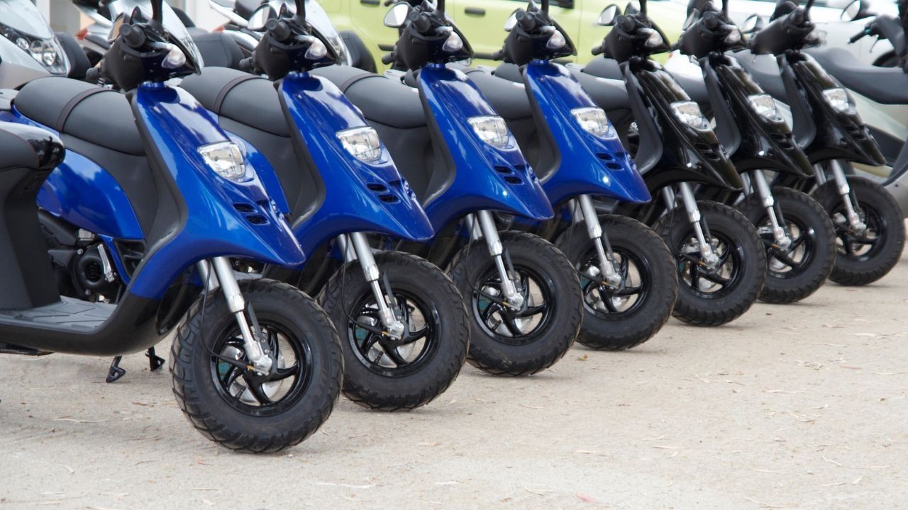 Rs 69,000 in coins to buy scooter! Bengal Chaiwala fulfills daughter’s dream with four-year savings