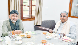Breakfast diplomacy: Shivakumar to woo Siddaramaiah with ‘naati koli’